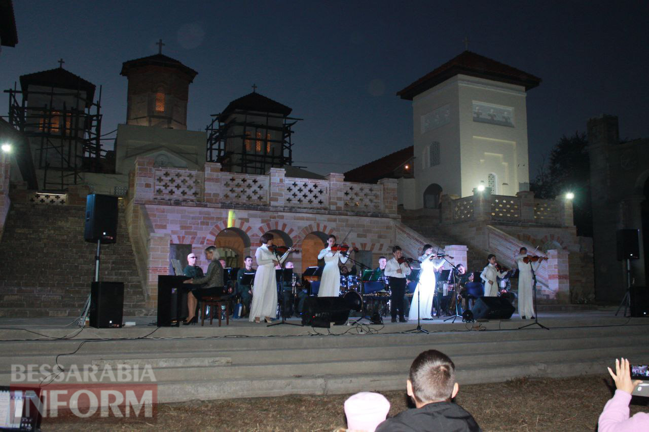 Для мешканців Арцизу благодійний концерт зіграв військовий оркестр Нацгвардії України. Скільки задоначено