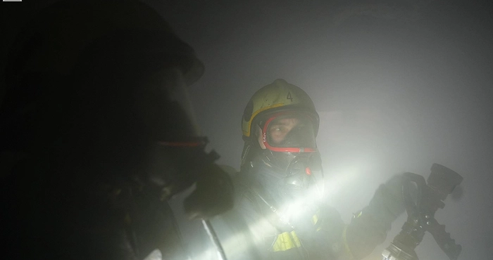 В Одесі рятувальники гасили палаючий приватний будинок