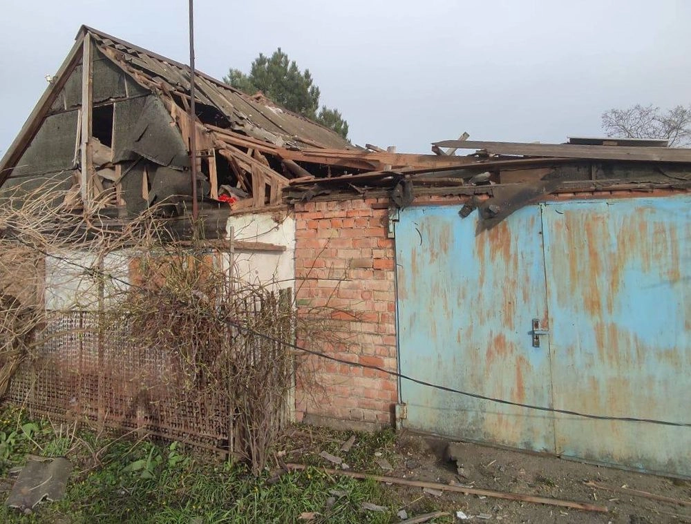 "Працювала" ворожа артилерія та дрони-камікадзе: росіяни протягом дня два рази обстріляли Нікопольщину, є пошкодження