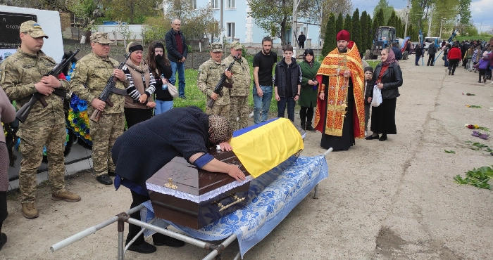 Куяльницька громада провела в останню путь воїна Ігоря Онученко