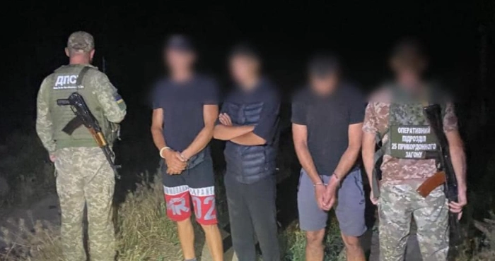 На околиці села Удобне затримали організаторів незаконного переправлення чоловіків за кордон
